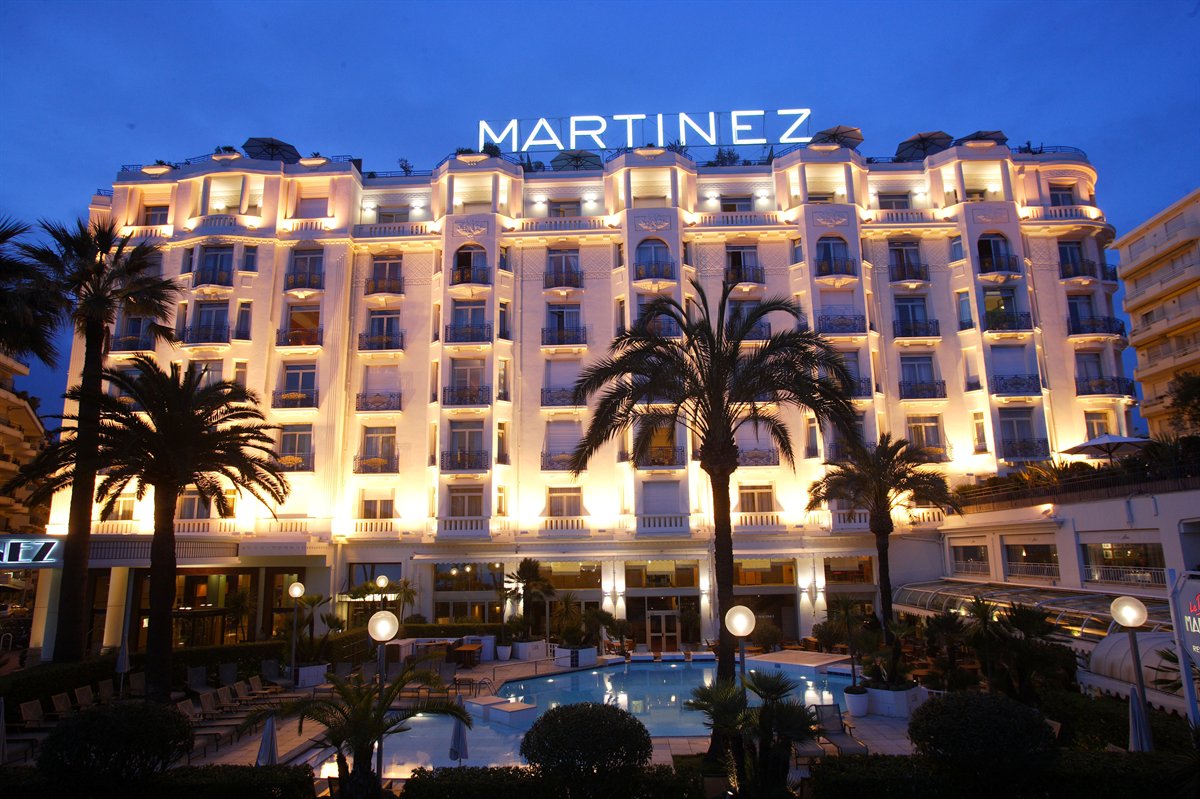 Hotel Martinez в Кан, Франция е предпочитано място за филмовите звезди по време на Фестивала в Кан.